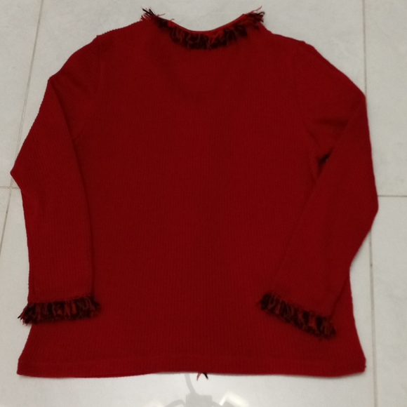 Vibrant red zippered sweater with fringes🐞🐞🐞 - Picture 5 of 8